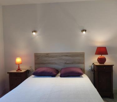 Mazamet Cama Y Desayuno | Chambre d'hôtes Zen à Mazamet, avec garage vélos motos