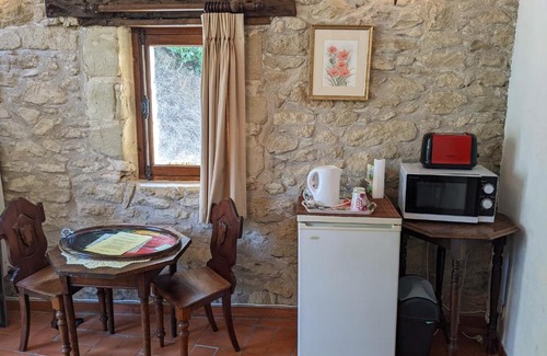 Saint-Michel-Lapujade Cama Y Desayuno | chambre d'hôte La Fontaine