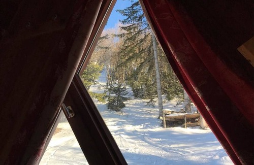 Arc-1600 Chalet De Esquí | Chambre d'hôte SUITE at the top of the chalet - sleeps 4 - 2 double beds in 2 rooms