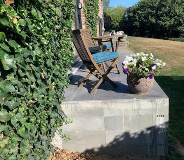 Couture-Saint-Germain Apartamento | Chambre d hôtes Le Joyau with indoor pool and sauna