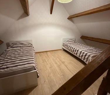 Avilly-Saint-Leonard Casa | Chambre dans une Ecurie