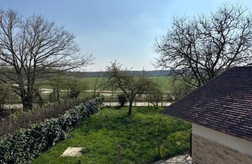 Avilly-Saint-Leonard Casa | Chambre dans une Ecurie
