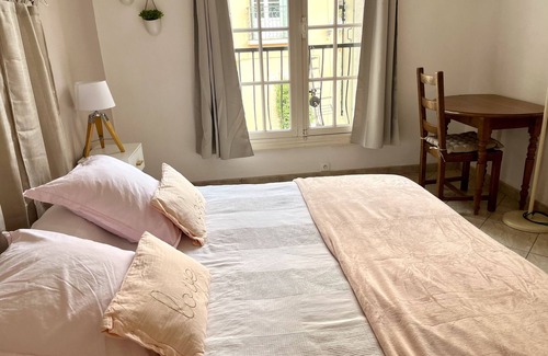 Lezignan-la-Cebe Cama Y Desayuno | Chambre Dans un Petit Coin de Verdure