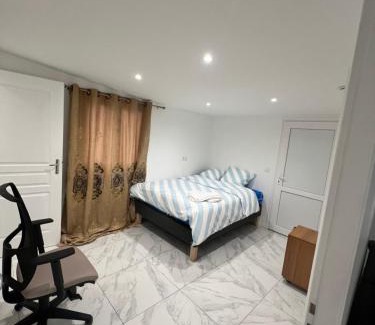 Ormesson-sur-Marne Casa | Chambre dans un appartement