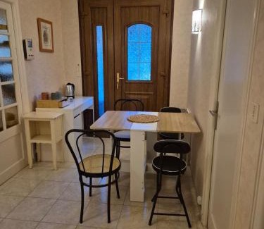 Nouzilly Casa | Chambre dans un appartement independant de l habitation