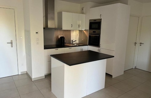 Aubagne Casa | Chambre dans un appartement neuf centre-ville chez l'habitant