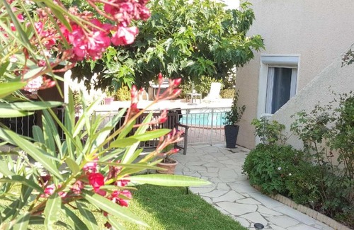 Chateauneuf-les-Martigues Casa | Chambre en Provence dans villa avec piscine
