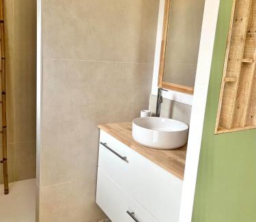 Saint-Genies-des-Mourgues Cama Y Desayuno | CHAMBRE d'Hôtes avec PISCINE & KITCHENETTE