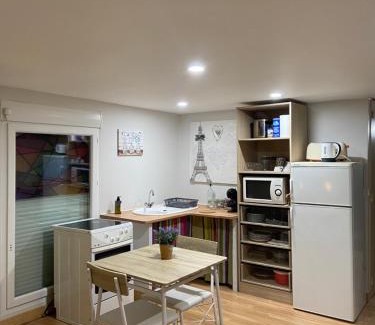 Saint-Laurent-de-Cerdans Casa | Chambre au vert