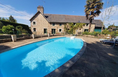 Saint-Quentin-sur-le-Homme Cama Y Desayuno | CHAMBRES D'HOTES AVEC PISCINE AUX AGAPANTHES DE CROMEL - Mont Saint Michel