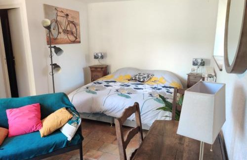 Souvigny-de-Touraine Casa | Chambre indépendante au calme avec parking privé