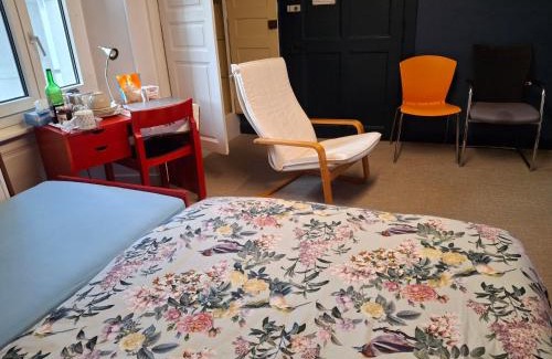 Morges Casa | Chambre indépendante à louer avec lit double, WC et salle de bain privatifs