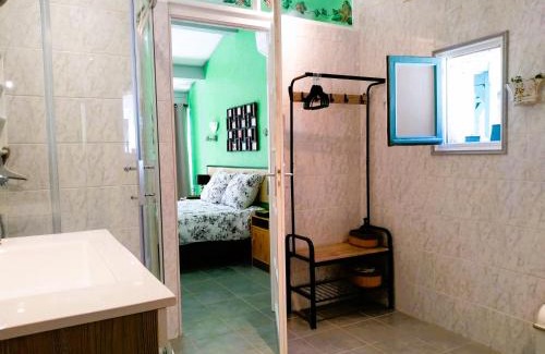 Brezilhac Cama Y Desayuno | Chambre Indépendante Piscine, Parc, Cuisine.