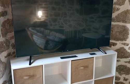 Junhac Casa | Chambre indépendante - style studio - avec jardin à la campagne