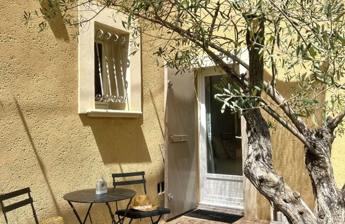 Taillades Casa | Chambre L - At the foot of the Luberon