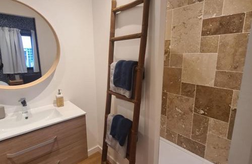 La Ferte-Saint-Aubin Cama Y Desayuno | Chambre "Madeleine" avec 2 lits simples et table d'hôtes - FR-1-590-468