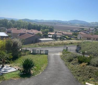 Perignat-sur-Allier Casa | chambre où suite privative accès indépendant