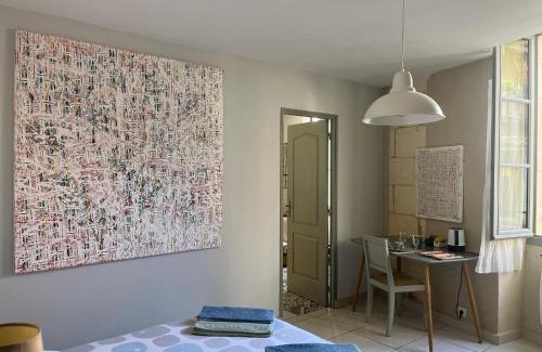 Issigeac Casa | Chambre paisible dans une ancienne bâtisse rénovée