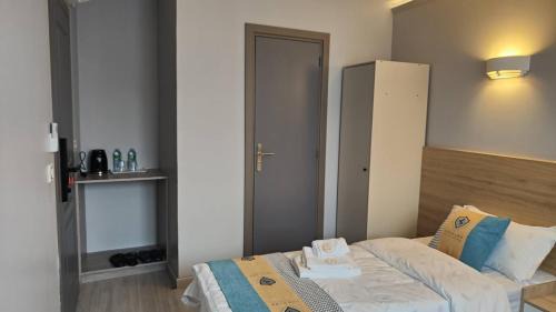 Bondy Casa | Chambre pour 2 personnes avec lit séparé dans la banlieue parisienne (Bondy)
