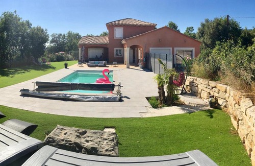 Saint-Saturnin-les-Apt Casa | Chambre privée indépendante au cœur du Luberon