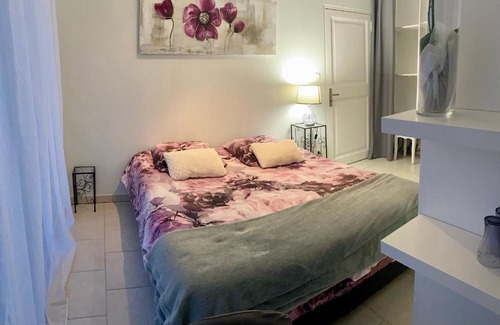 Saint-Saturnin-les-Apt Casa | Chambre privée indépendante au cœur du Luberon