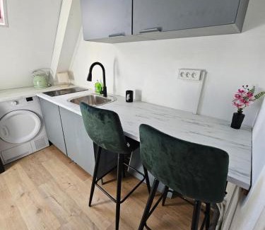 Le Portel Apartamento | Chambre privée à 50 m de la plage- Parking privé, salle de bain et cuisine commune