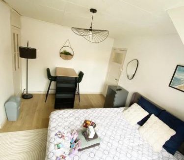 Le Portel Apartamento | Chambre privée à 50 m de la plage salle de bain et cuisine commune
