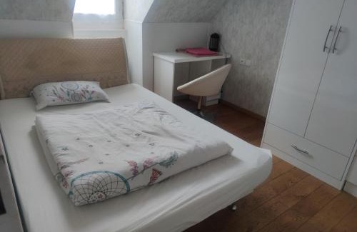Bobigny Casa | Chambre privée à Bobigny -Salle de bain et toilettes communes, pas de cuisine, check-in après 19h