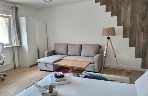 Woippy Cama Y Desayuno | Chambre privée 23m - Canapé lit - WIFI - Appart 120m