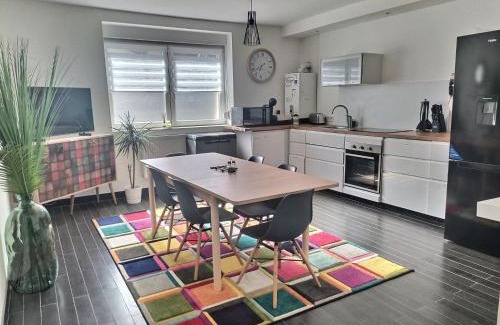 Woippy Cama Y Desayuno | Chambre privée 23m - Canapé lit - WIFI - Appart 120m