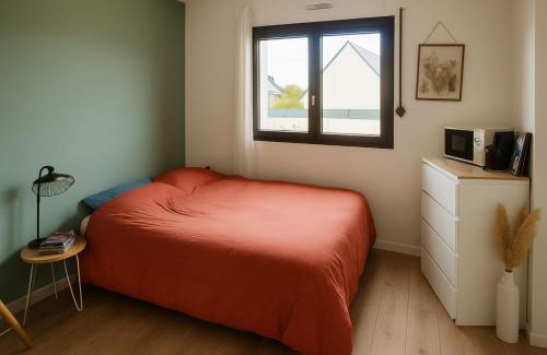 Plouguerneau Cama Y Desayuno | Chambre privée 350 m de la mer et proche et gr34 avec coin repas et micro onde