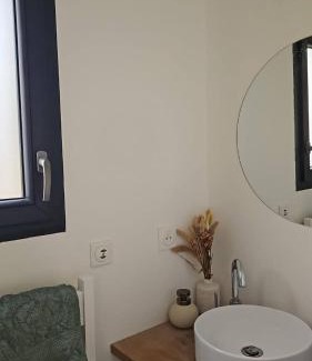 Plouguerneau Cama Y Desayuno | Chambre privée 350 m de la mer et proche et gr34 avec coin repas et micro onde