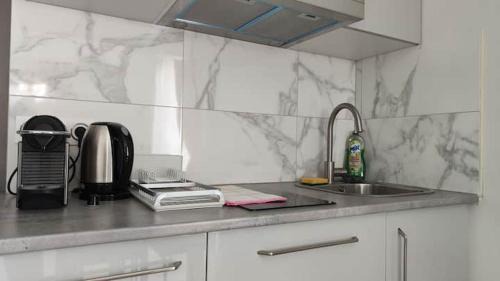 Bondy Casa | Chambre privée pour 4 personnes en banlieue parisienne à Bondy