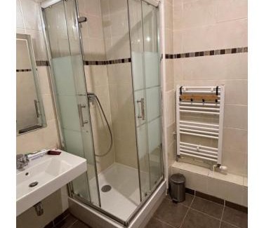 Petit Nanterre Casa | Chambre privée - spacieuse et lumineuse chez l'habitant