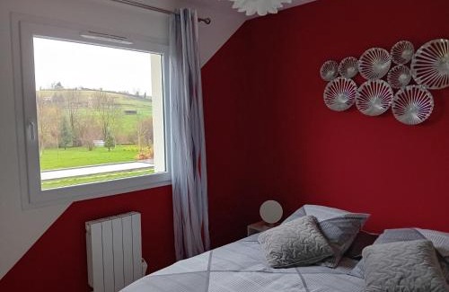 Doissin Casa | chambre rouge privée avec piscine