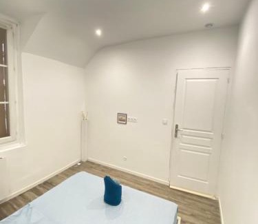 Beauvais Casa | Chambre spacieuse élégante