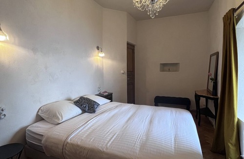 Pino Cama Y Desayuno | Chambre Sulenia in a 16th-century Genoese tower