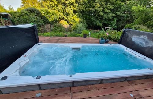 L'Etang-la-Ville Casa | Chambre, Terrasse et Jacuzzi
