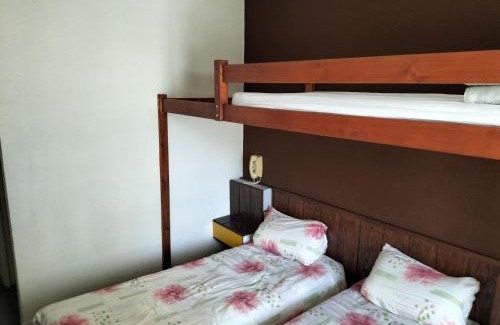 Vallouise-Pelvoux Casa | Chambre Triple avec Balcon et Salle de Bains Privative 4