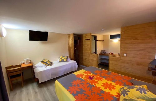 Bora Bora Hotel | Habitación tripl superior y cuarto de baño privado