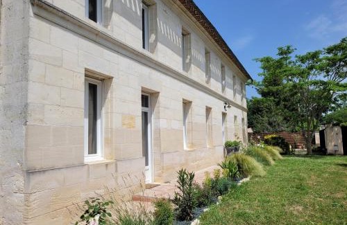 Lugon-et-l'ile-du-Carney Cama Y Desayuno | Chambre Vigne, piscine spa fitness