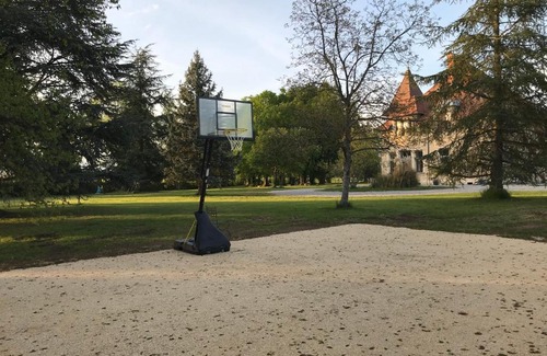 Saint-Clair-de-la-Tour Casa | Chambres au Château du Mouillat