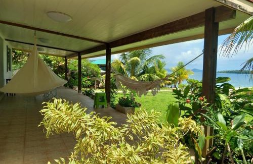 Teahupoo Cama Y Desayuno | Chambres chez Maeva, bord de mer privé