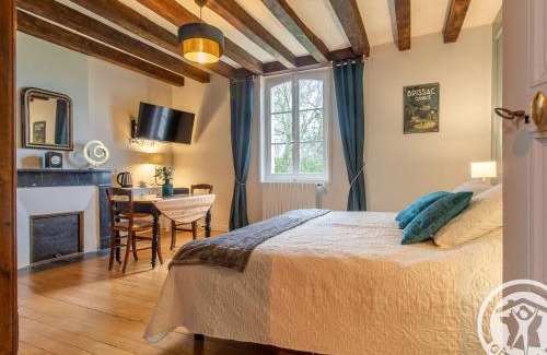 La Menitre Cama Y Desayuno | Chambres d'hôtes élégantes à La Ménitré avec piscine chauffée et wifi - FR-1-622-115
