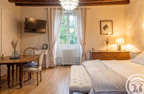 La Menitre Cama Y Desayuno | Chambres d'hôtes élégantes à La Ménitré avec piscine chauffée et wifi - FR-1-622-115