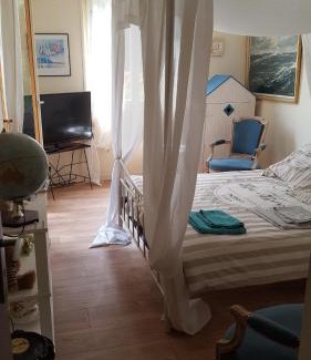 Pleurtuit Casa | "Chambres d'Hôtes" Bord de Rance Au Rez-de-Jardin de la "Villa Cyrano"