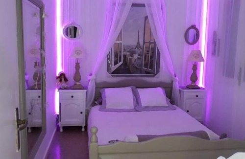 Reus Cama Y Desayuno | CHAMBRES D'HÔTES CHEZ CATHERINE A REUS chambre de Paris avec salle de bains privée