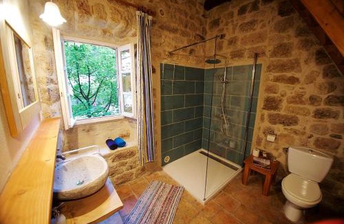 Rosieres Casa | Chambres d'Hôtes et Gîtes Le Mas Bleu & Spa Resort