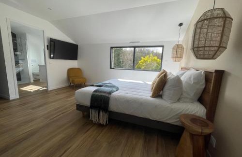 La Menardais Apartamento | Chambres d'hôtes 'La Clairière aux Chênes'