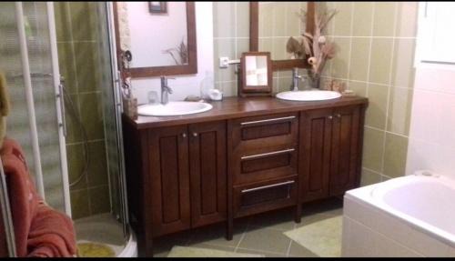 Livron-sur-Drome Cama Y Desayuno | Chambres dans villa avec vue magnifique